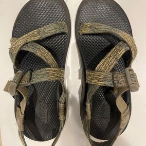 Women’s size 8 Chacos